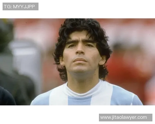 传奇球王马拉多纳：从天才少年到足球之神的辉煌与挣扎