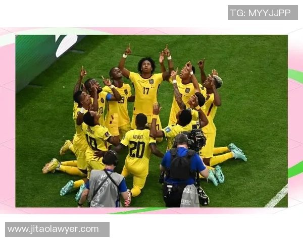 全球瞩目!足球明星风采大赏,激情比赛背后的故事揭秘