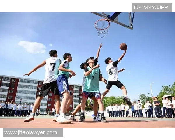 篮球燃动青春赛场展现团队精神与拼搏力量